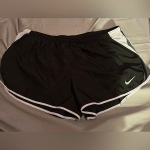 NIKE Dri Fit Black/White Running Athletic Short 2X
